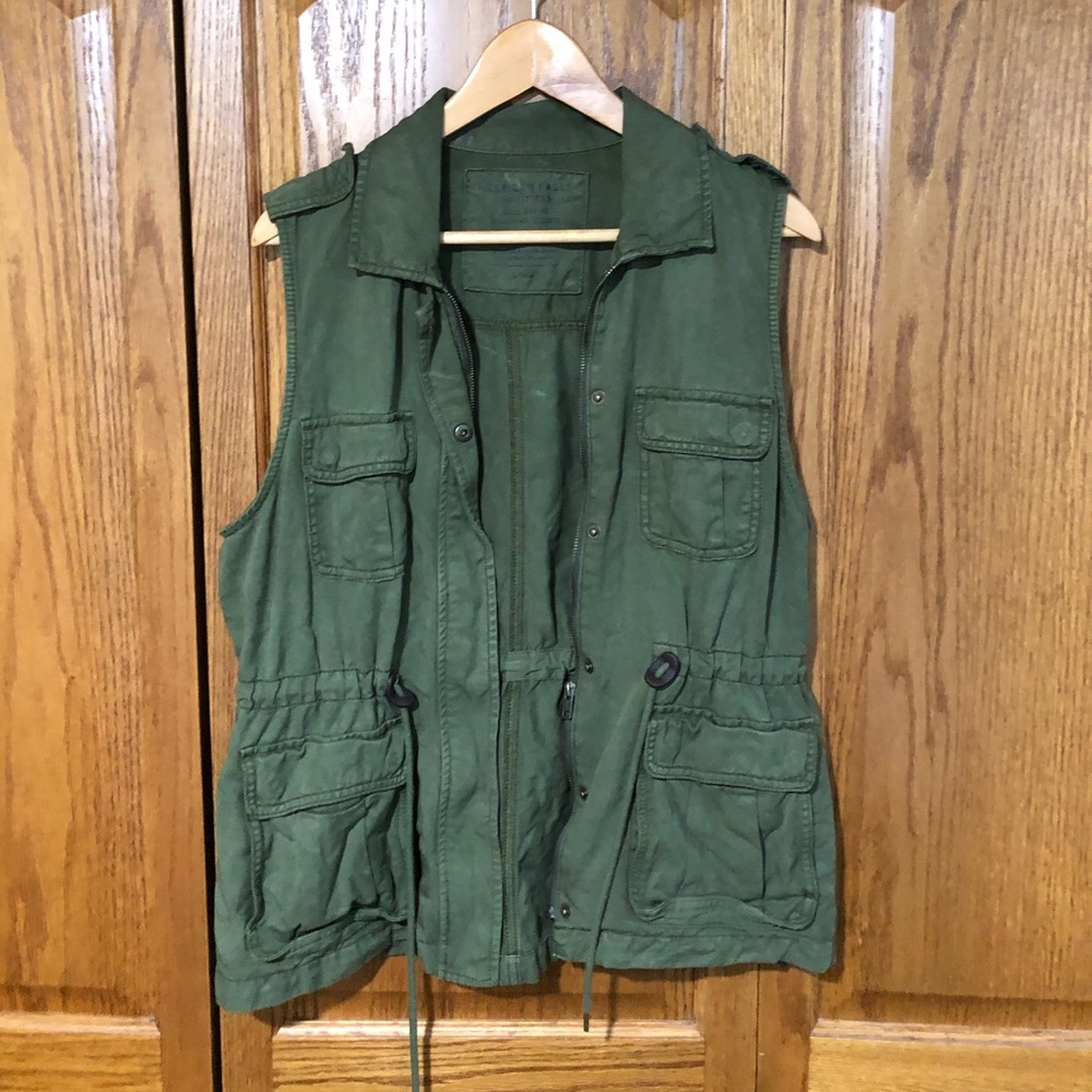 Women’s American Eagle Olive Vest